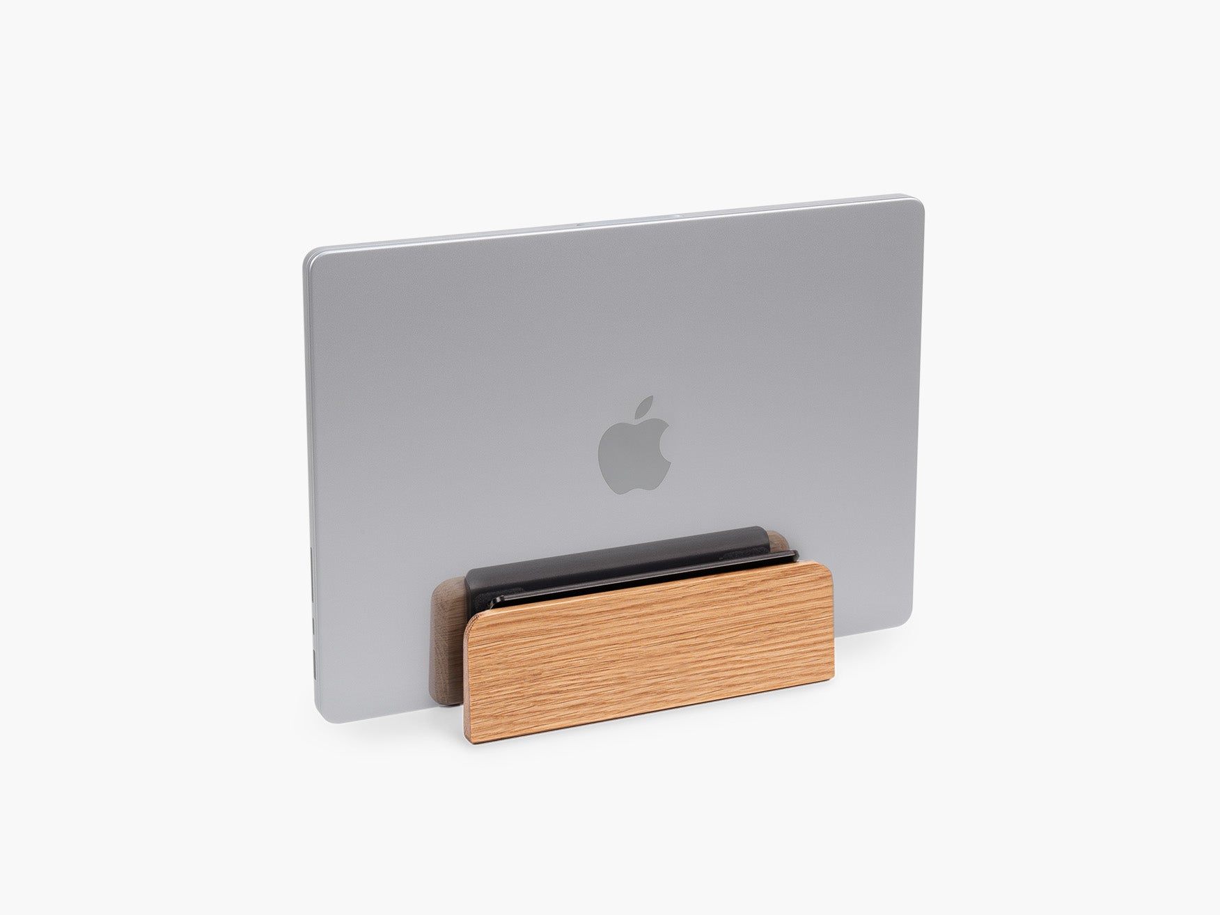 balolo, Laptop Dock, Eichenholz, Elegante Aufbewahrung für Laptops, Vielseitige Laptop-Dockingstation, Dockingstation für Laptops, Laptop-Halterung, Laptop docking station, high-quality laptop holder, dock for notebooks, organized desk, oak, #material_Eiche