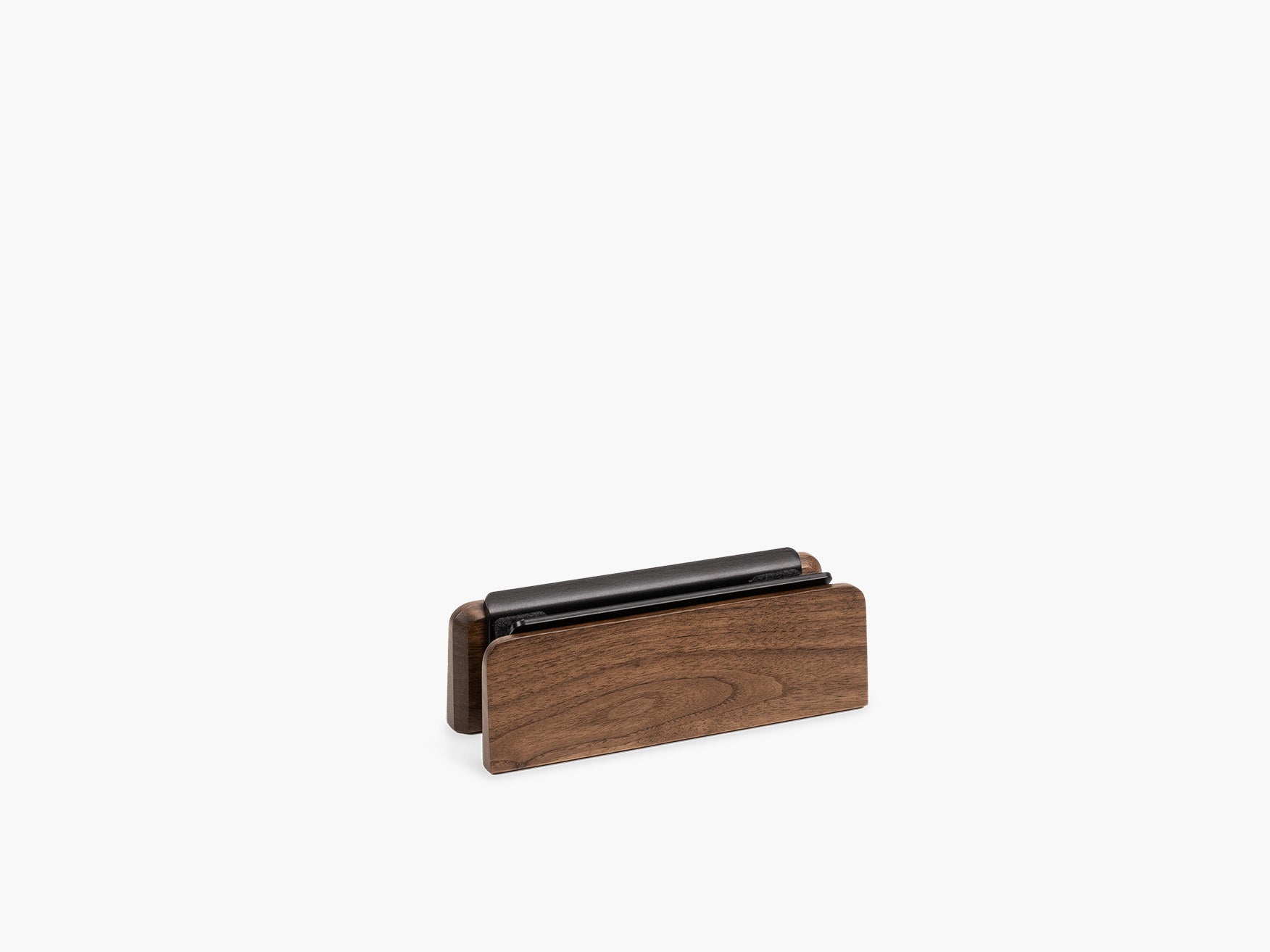 balolo, Laptop Dock, Walnussholz, Elegante Aufbewahrung für Laptops, Vielseitige Laptop-Dockingstation, Dockingstation für Laptops, Laptop-Halterung, Laptop docking station, high-quality laptop holder, dock for notebooks, organized desk, walnut, #material_Amerikanischer Nussbaum