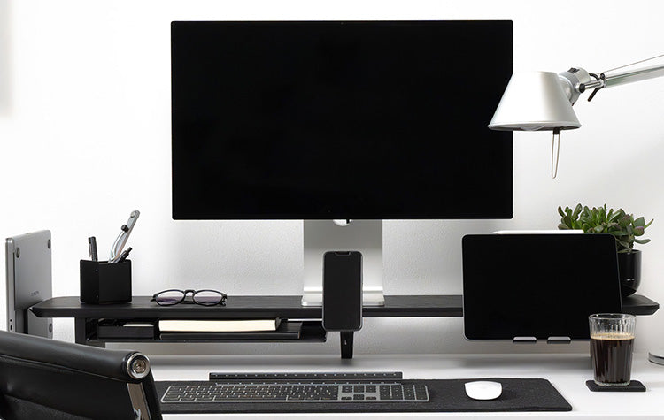 BALOLO, Setup Cockpit, Monitorständer, Monitorerhöhung, modulare Monitorerhöhung, Bürozubehör, Schreibtischzubehör, organisierter Schreibtisch, aufgeräumter Arbeitsplatz, Home Office, Büro, ergonomisches Arbeiten, Arbeiten mit zwei Bildschirmen