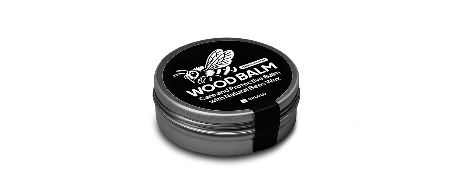 Produktfoto des BALOLO Wood Balm, ausgeschnitten auf transparentem Hintergrund.