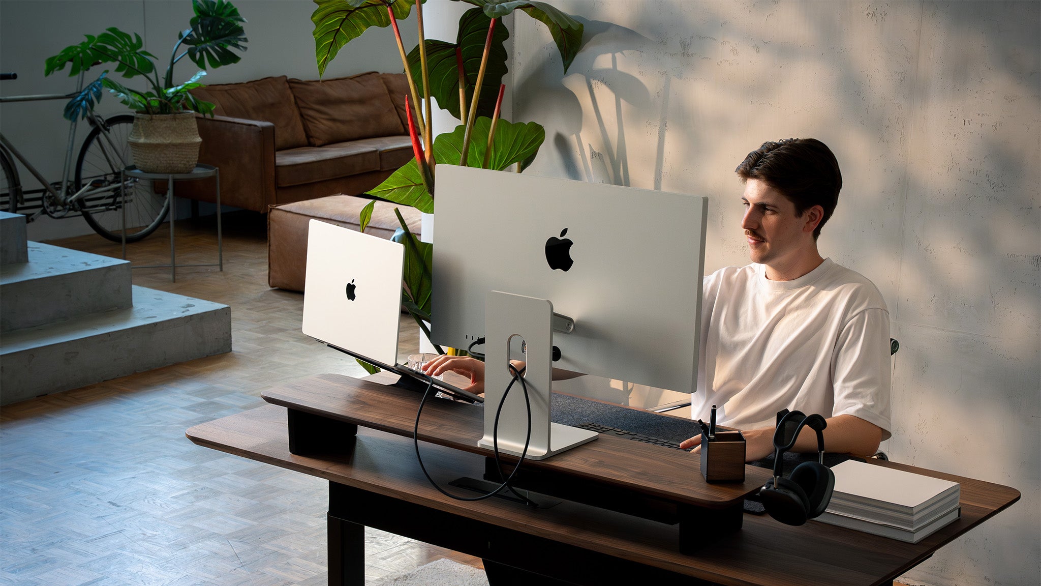 Pflanzen im Home Office: So gestaltest du ein grünes Desk Setup