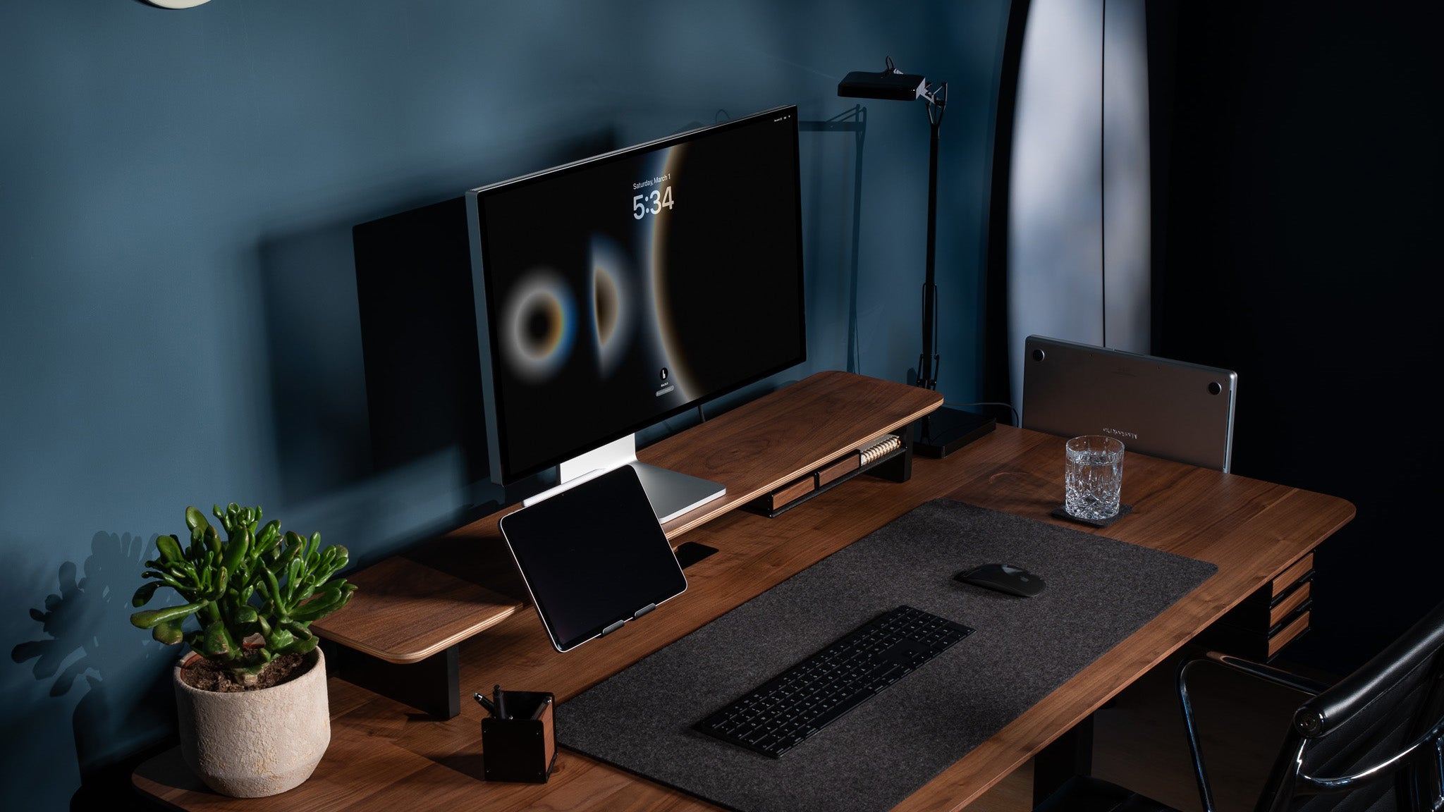 Arbeitsplatz im Schlafzimmer einrichten: So gelingt das perfekte Setup