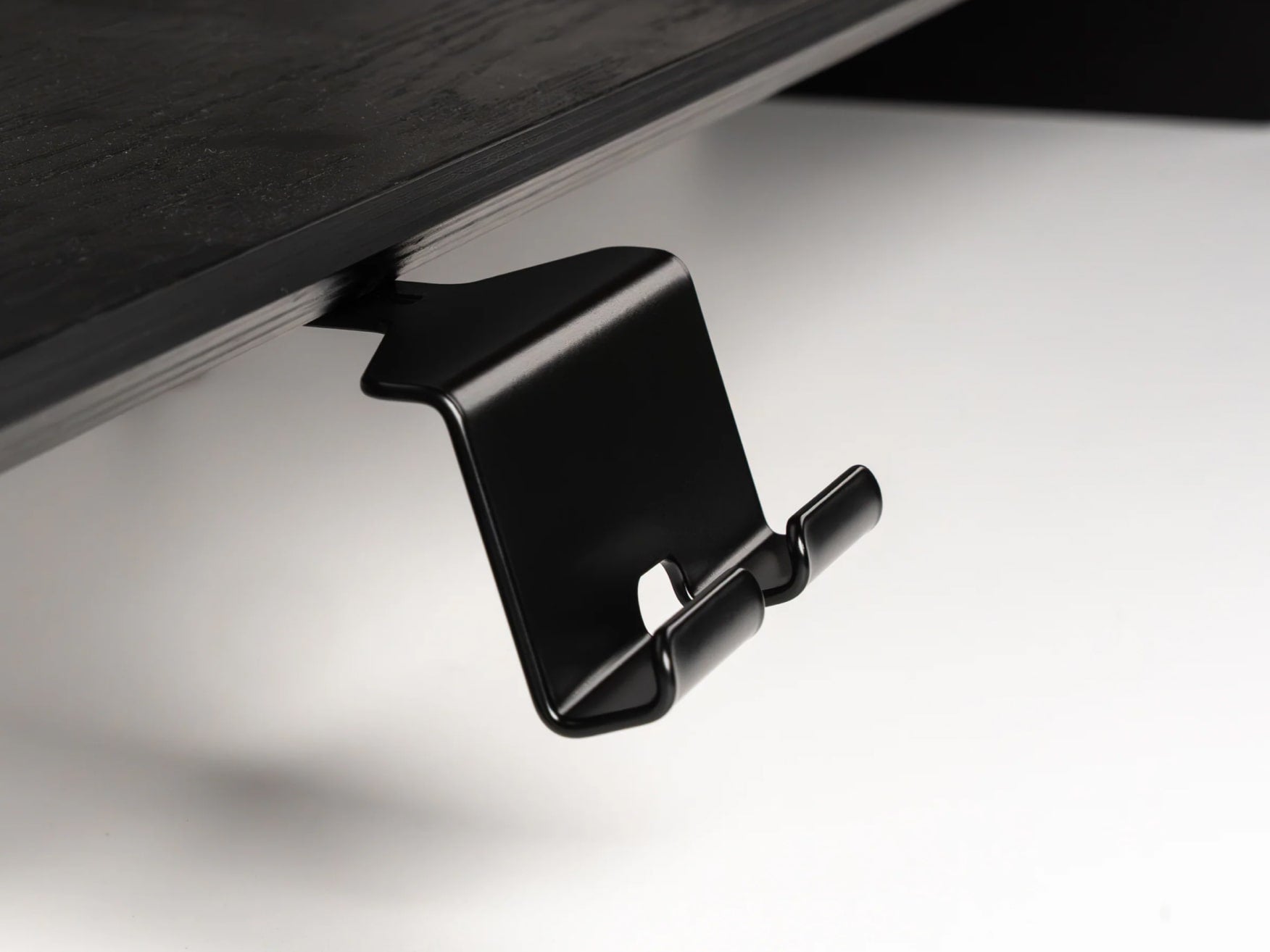 BALOLO, Setup Cockpit, Tablethalter, iPadhalter, iPad, Tablet, modernes Arbeiten, Büro, Home Office, Schreibtischzubehör, tablet holder, iPad holder, desk accessories, monitor stand, Monitorständer, office, work from home, desk setup, desk shelf, @expand