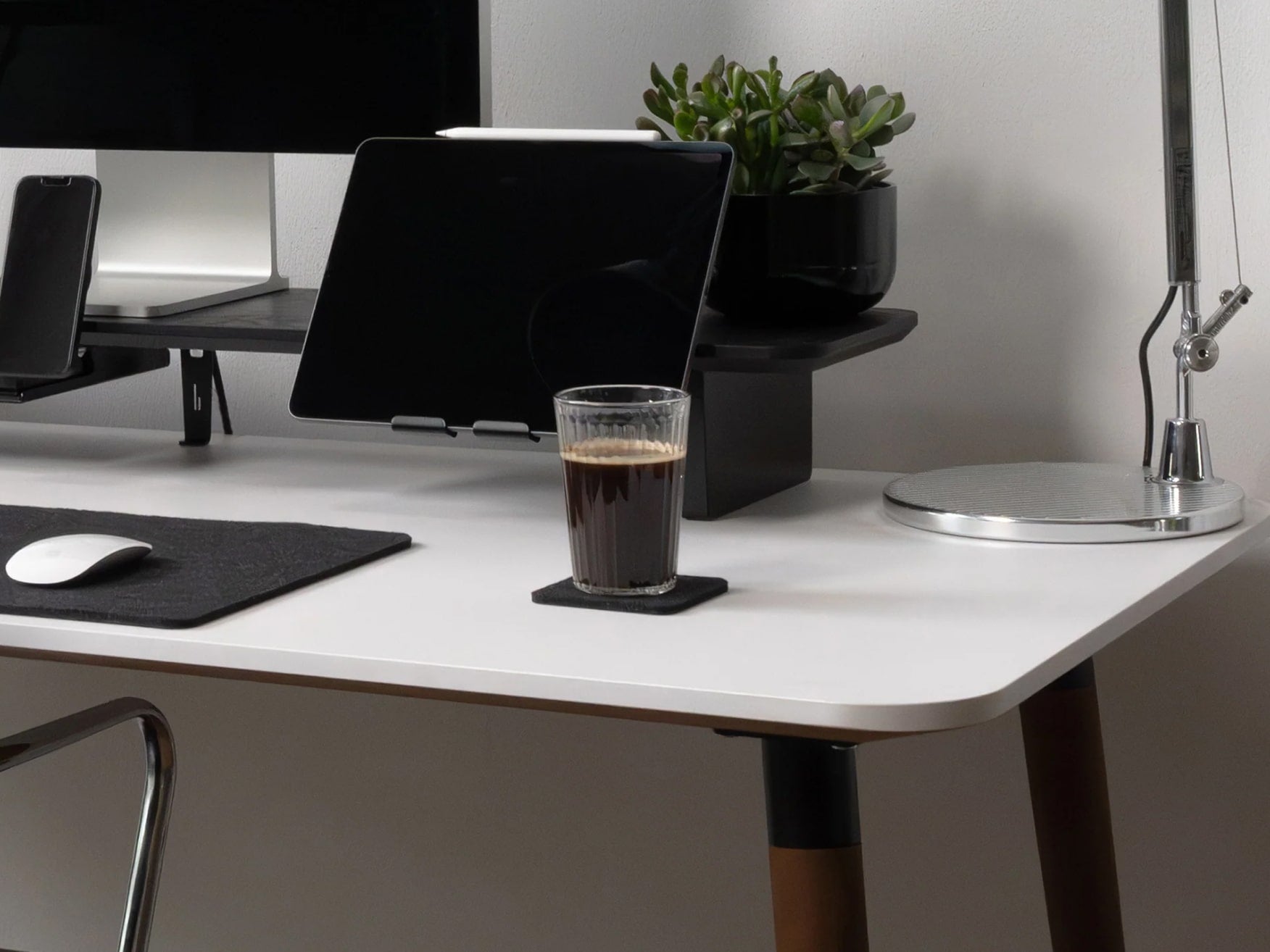 balolo, Desk Coaster Wollfilz Grau, Wollfilz, Schreibtisch-Untersetzer aus Wollfilz, Filz-Untersetzer, Hochwertiger Filz-Coaster für den Arbeitsplatz, wool felt, grey desk coaster, premium desk accessory, office essentials, minimalist design, desk, durable desk protection, @expand