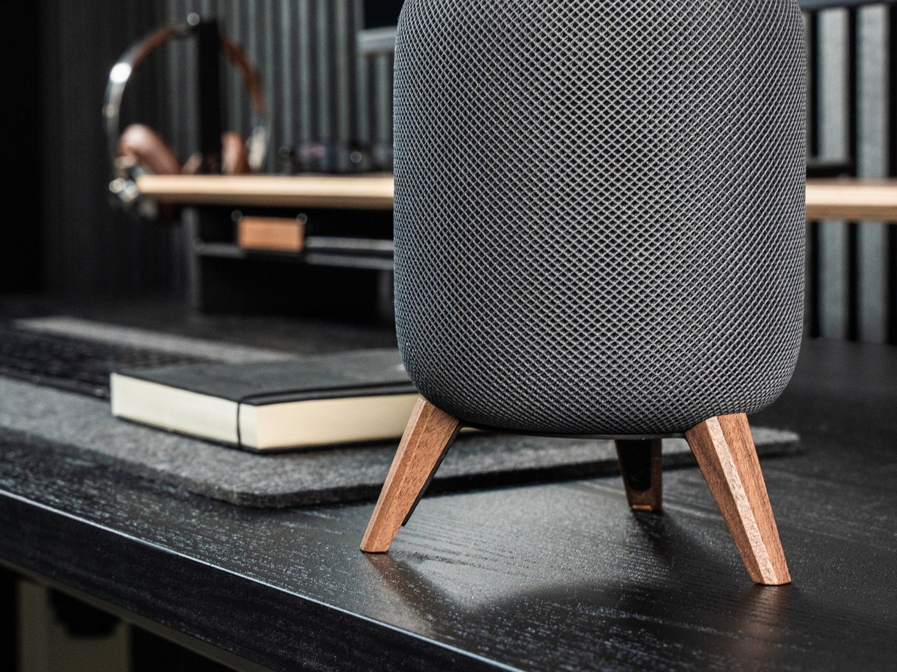 BALOLO, Apple HomePod, TriPod Max, smart speaker, smart speaker stand, home, living room, office, Apple, speaker stand, HomePod Ständer, Stahl, steel, minimalist living, American Walnut, Nussbaum, @expand #material_Amerikanischer Nussbaum