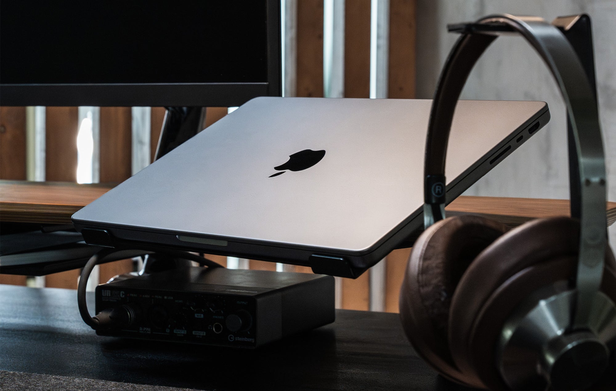 Why you should consider a Laptop Stand for Home Office Work