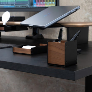 balolo, Stifthalter, Walnussholz, Stiftehalter, Schreibtischzubehör, Stiftablage, Ordnung für Schreibutensilien, Pen holder, Pen organizer, Desk accessory, Pen storage, Organization for desk utensils, office, walnut