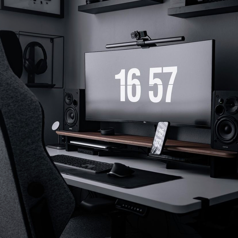 Setup Cockpit gamer setup Monitorerhöhung aus Holz balolo ergonomisches Arbeiten Bildschirmerhöhung nachhaltig für zwei monitore geschenk