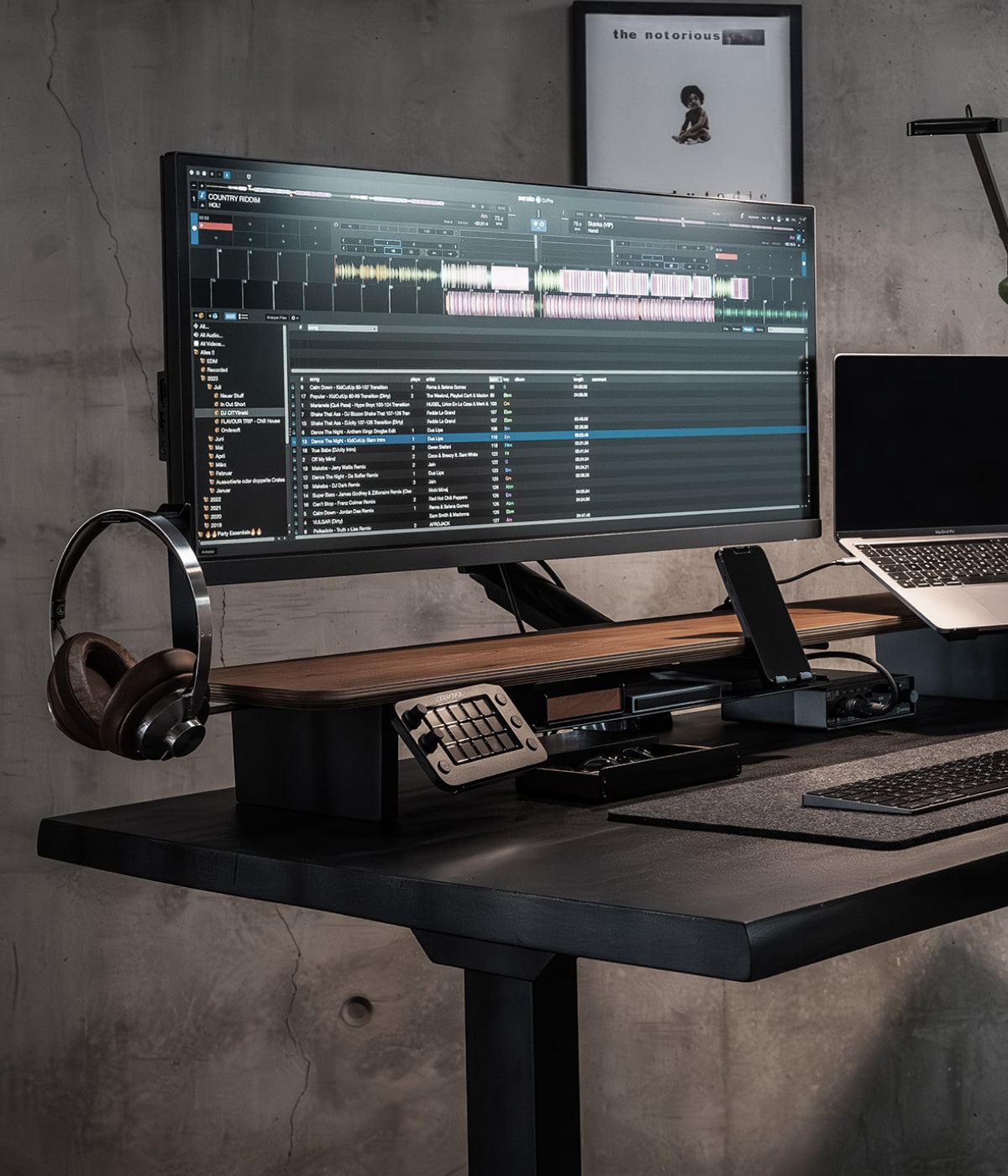 Take your workspace to a new level.