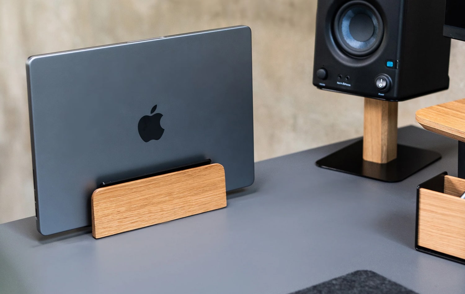 オフィス家具 BALOLO Laptop Dock American Walnut Laptop Dock Made from Wood – Design & Functionality | BALOLO