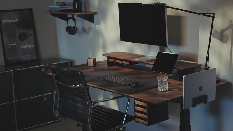 balolo, Setup Cockpit Large, Monitorerhöhung, Arbeiten mit zwei Monitoren, Eichenholz, Ergonomischer Arbeitsplatz, Produktiver Schreibtisch, Platzsparender Arbeitsbereich, organisierter Schreibtisch, Büro, Home Office, Work from home, office, desk shelf, organized desk, Space-saving workspace, oak, desk organization, desktop riser, dual-desktop riser